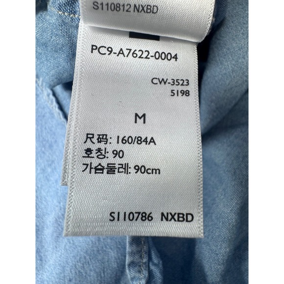 Levi's Chambray Denim Blouse Shirt 3/4 Sleeve V Neck Button Up Blue Medium - Picture 7 of 7